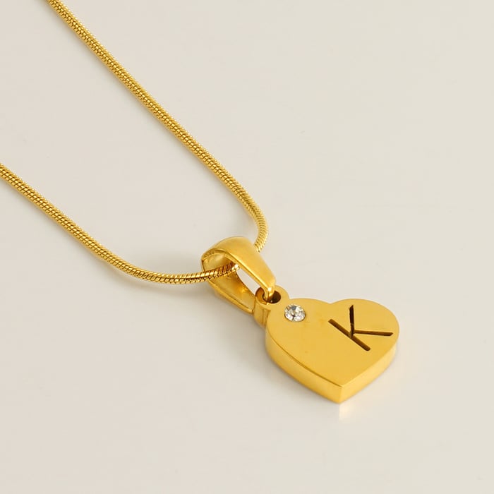 Collier avec pendentif unisexe en acier inoxydable plaqué Couleur or 18 carats avec lettre K simple série 1 pièce 